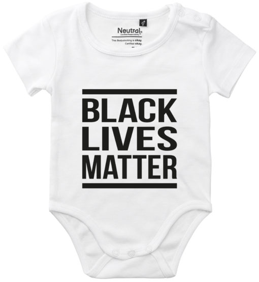 oekologisk baby bodystocking black lives matter hvid