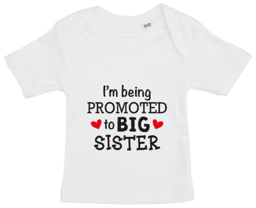 baby t-shirt i'm being promoted to big sister hvid